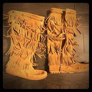 Minnetonka fringe boots